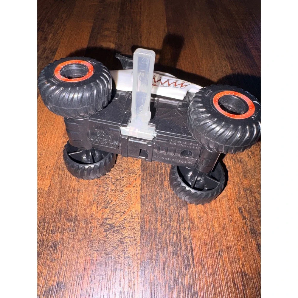 Monster Jam Monster Mutt Dalmatian Toy Truck‎ White Black Spots